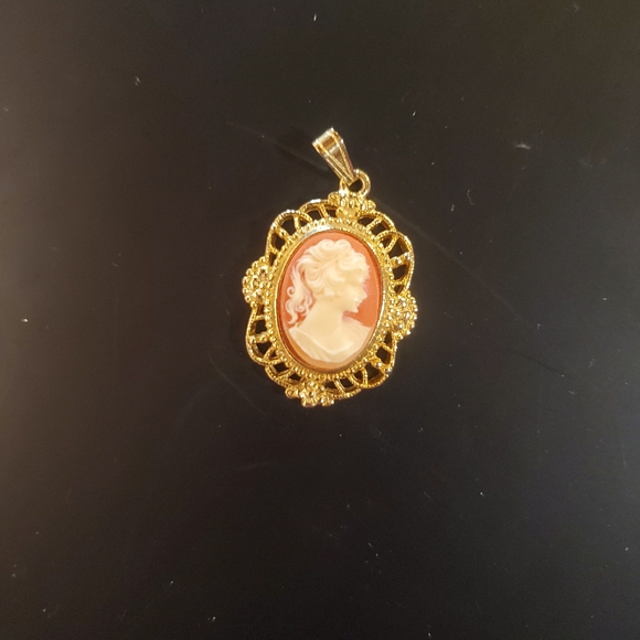 Accessories - Vintage Cameo carnelian woman Cameo Pendant